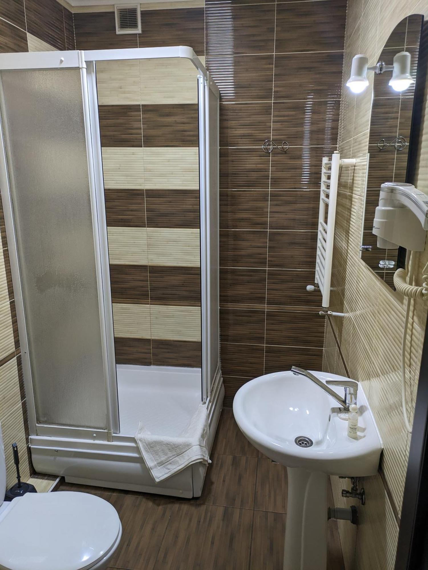 Lolo Hotel Kiszyniów Zewnętrze zdjęcie